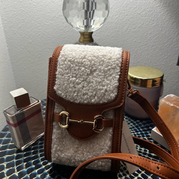 Anthropologie Sherpa cell phone cross body/waist bag - Picture 5 of 8